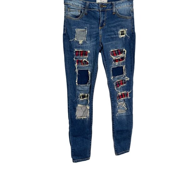 Distressed Plaid Patch Skinny Jeans By Cello Denim Trendsetter Street Style - Picture 1 of 10